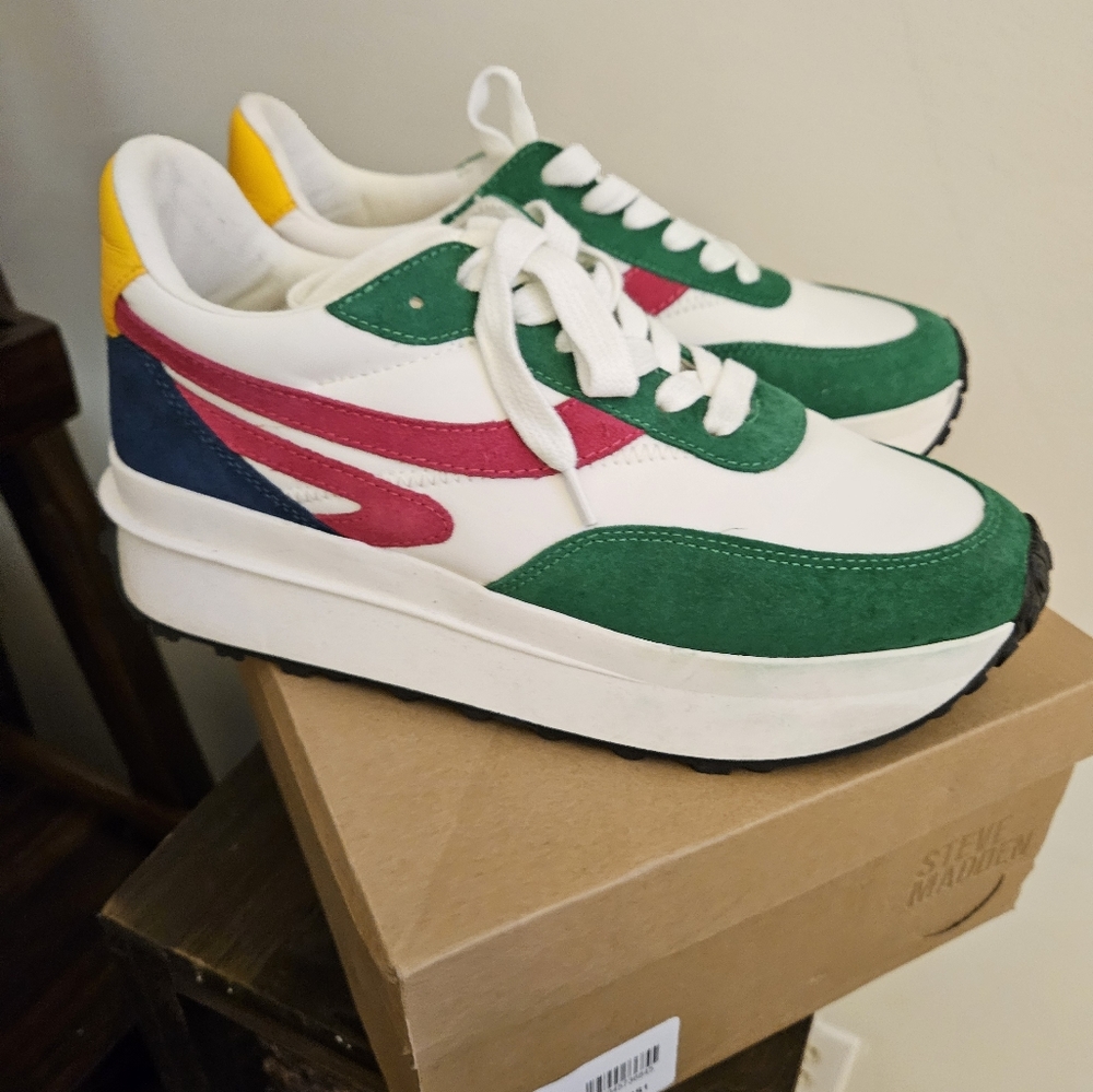 Steve Madden Actions Sneakers